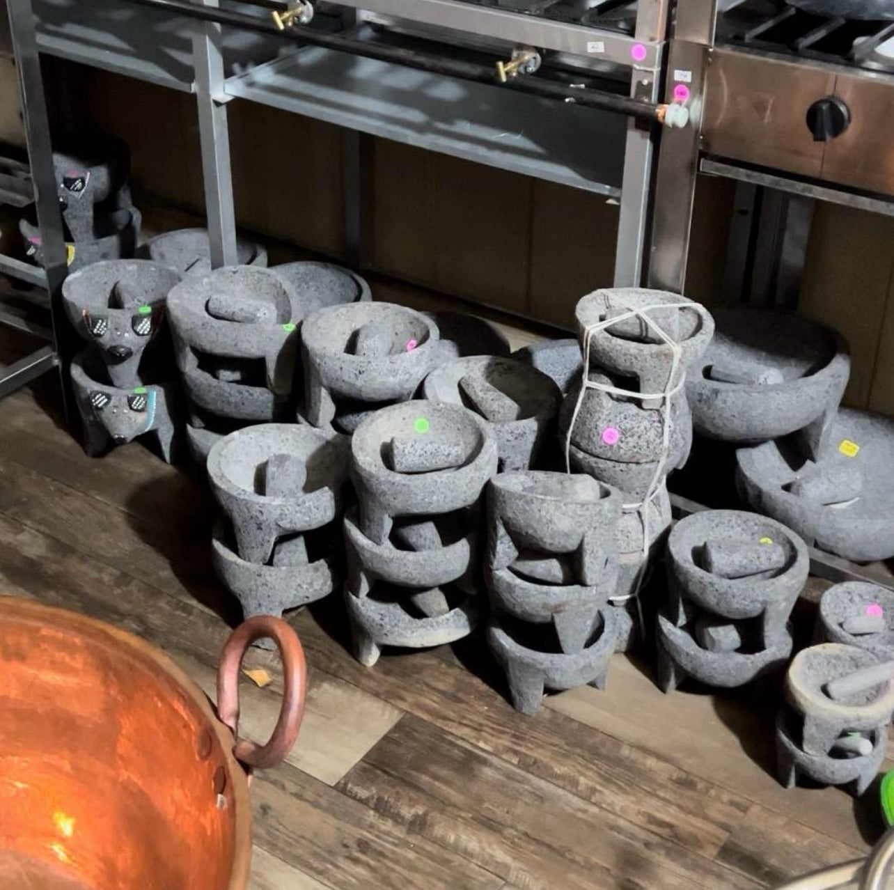 Molcajete Original 100% Lava Volcanic Stone Mortar and Pestle - Versatile Kitchen Tool for Grinding and Crushing Ingredients - Utensils